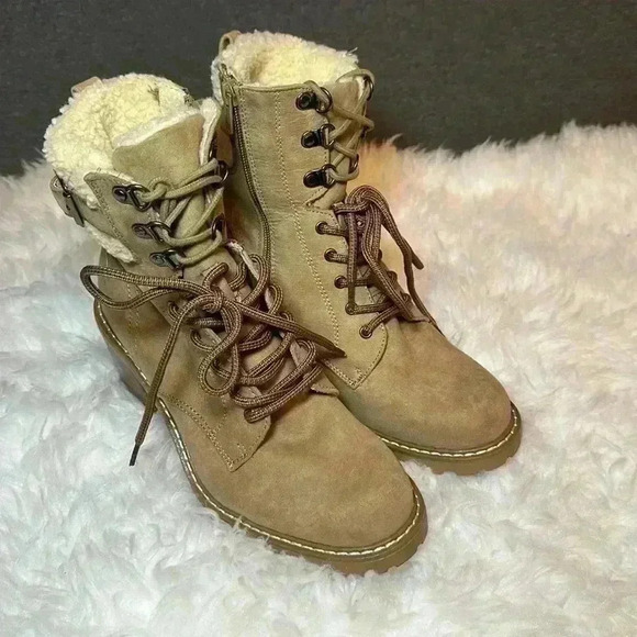 Madden Girl Faux Fur Lined Jansenn Tan Lace Up Ankle Boot Women Size 8.5 - Picture 2 of 9